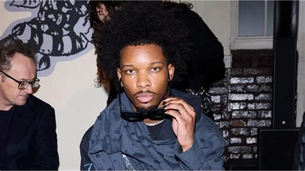 D4vd Parents and Siblings